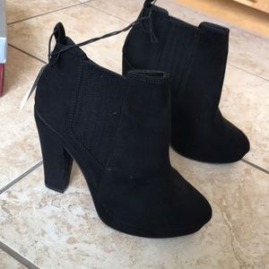 NEW Women’s Black Heeled Bootie